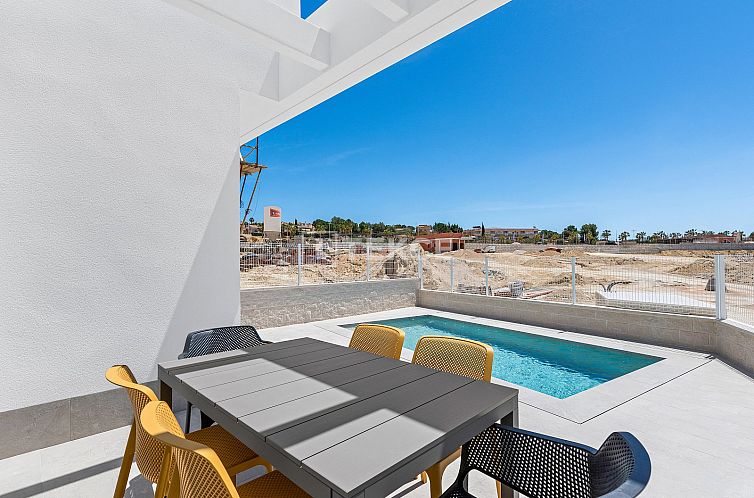 Vrijstaande woning in Algorfa