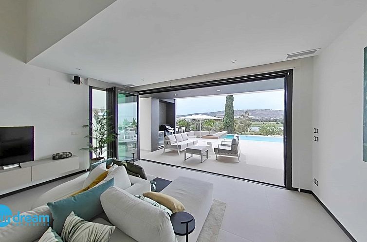 Vrijstaande woning in Algorfa