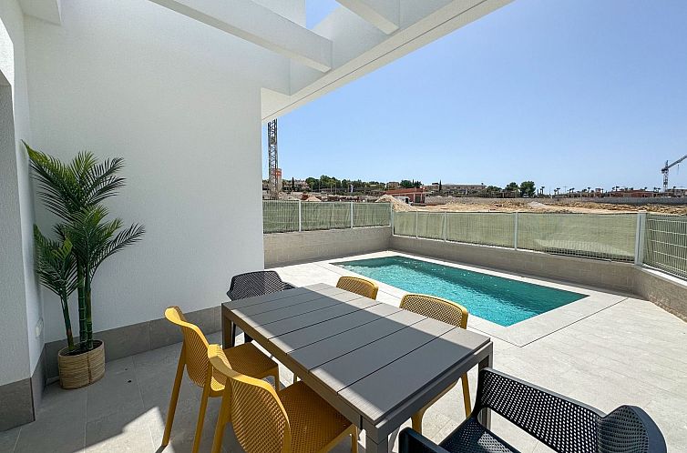 Vrijstaande woning in Algorfa