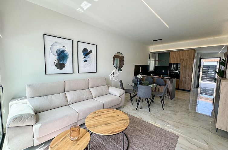 Vrijstaande woning in Algorfa