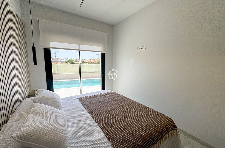 Vrijstaande woning in Algorfa