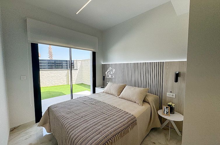 Vrijstaande woning in Algorfa