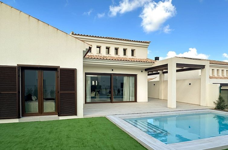 Vrijstaande woning in Algorfa