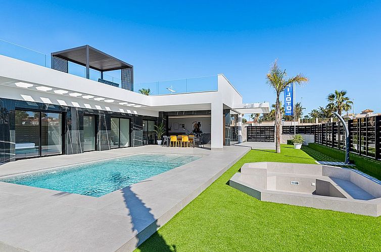 Vrijstaande woning in Algorfa