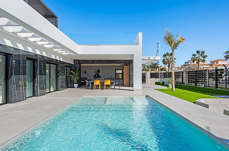 Vrijstaande woning in Algorfa