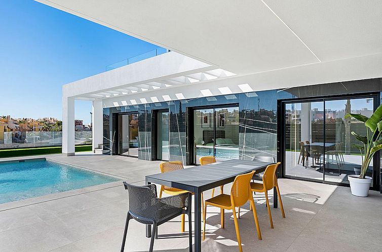 Vrijstaande woning in Algorfa