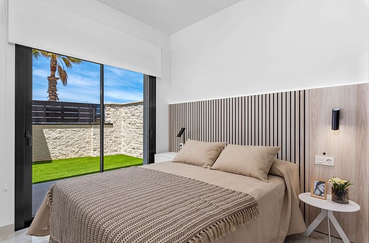 Vrijstaande woning in Algorfa
