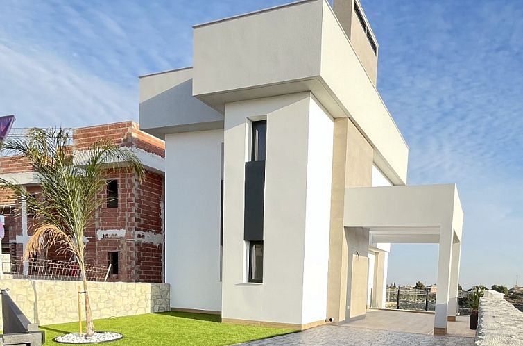 Vrijstaande woning in Algorfa