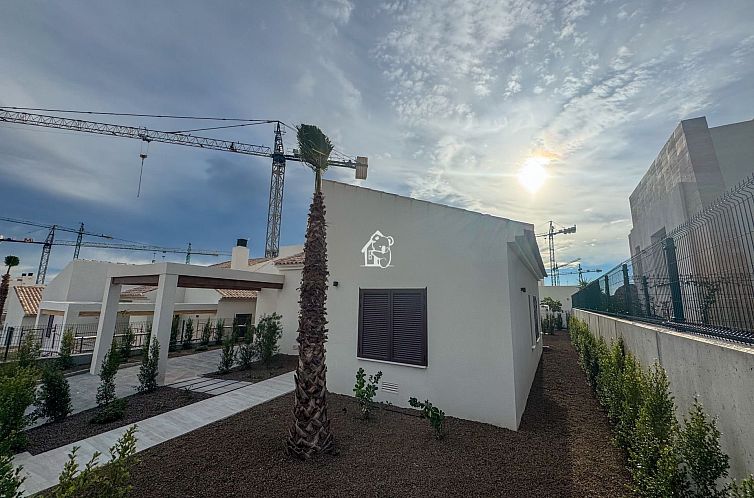 Vrijstaande woning in Algorfa