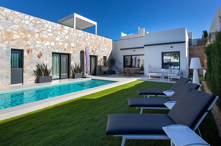 Vrijstaande woning in Algorfa