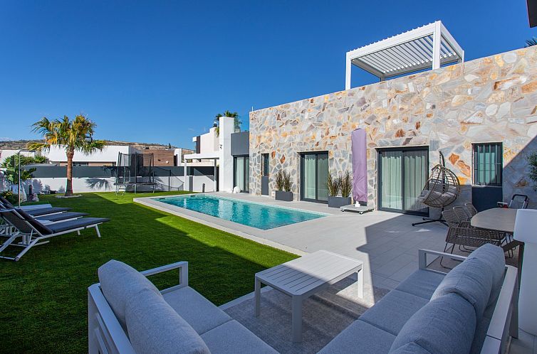 Vrijstaande woning in Algorfa