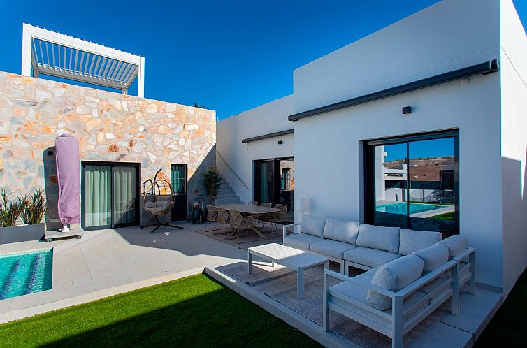 Vrijstaande woning in Algorfa