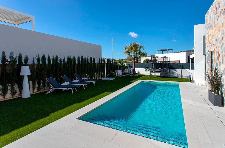 Vrijstaande woning in Algorfa