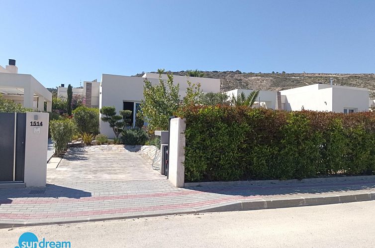 Vrijstaande woning in Algorfa