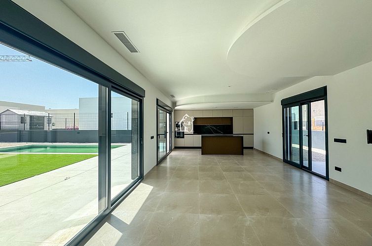 Vrijstaande woning in Algorfa
