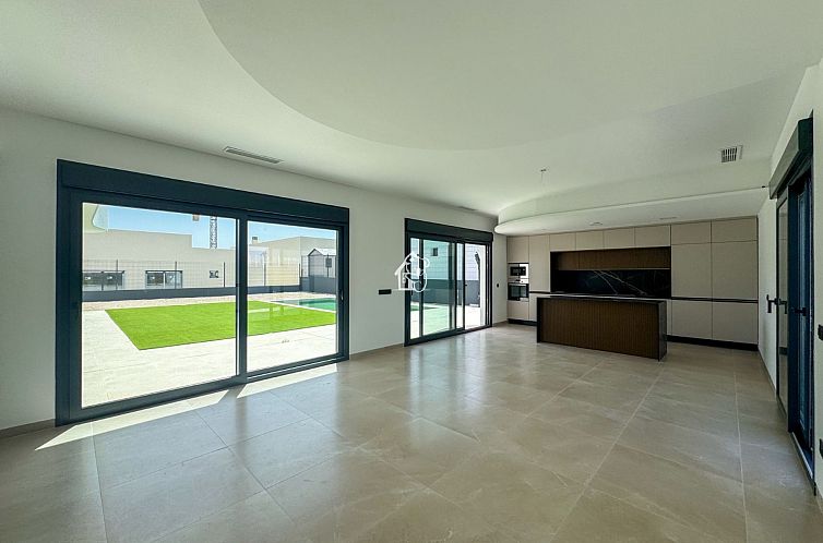 Vrijstaande woning in Algorfa