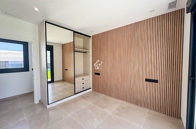 Vrijstaande woning in Algorfa