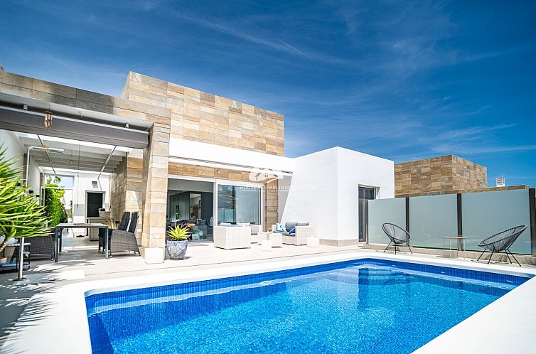 Vrijstaande woning in Algorfa