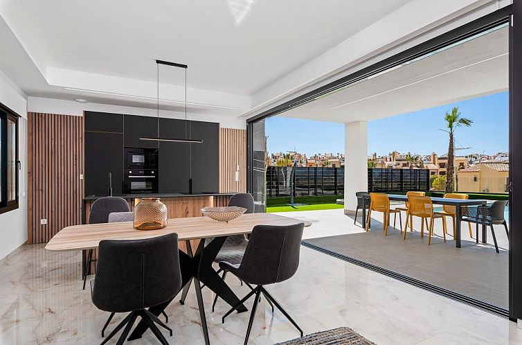 Vrijstaande woning in Algorfa