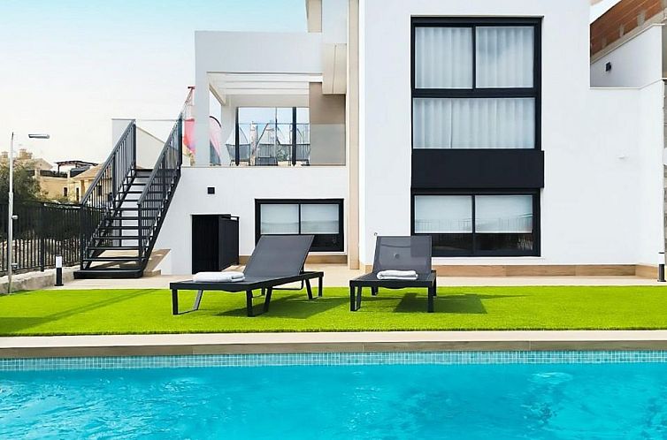 Vrijstaande woning in Algorfa