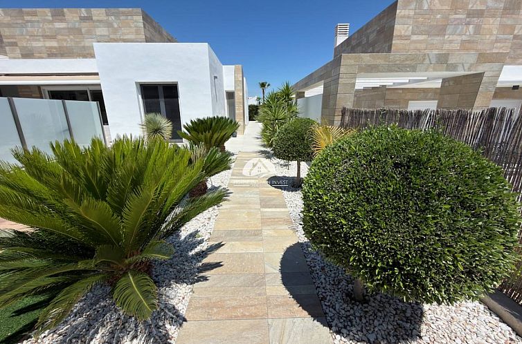 Vrijstaande woning in Algorfa