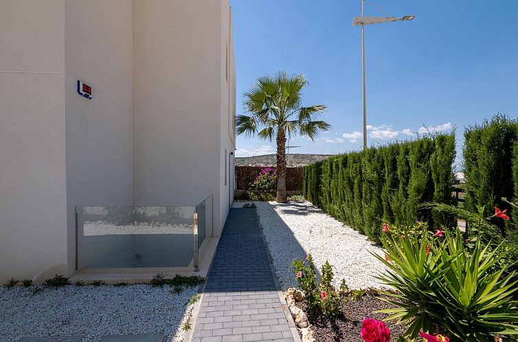 Vrijstaande woning in Algorfa