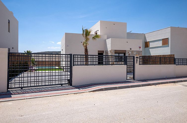 Vrijstaande woning in Algorfa