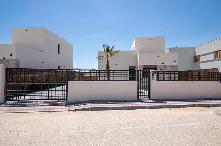 Vrijstaande woning in Algorfa