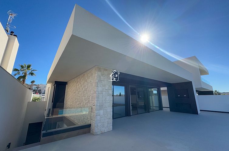 Vrijstaande woning in Algorfa