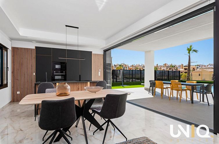 Vrijstaande woning in Algorfa