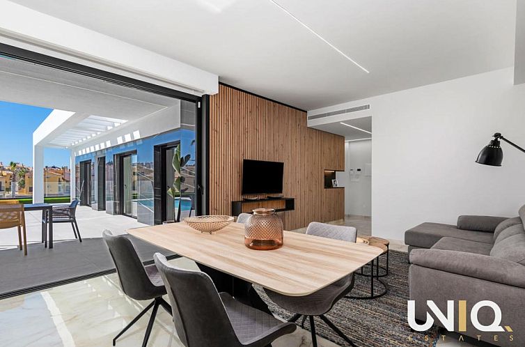 Vrijstaande woning in Algorfa