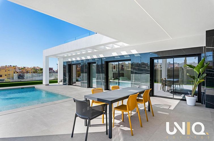 Vrijstaande woning in Algorfa