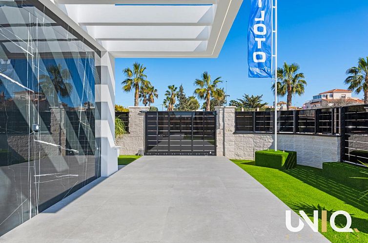 Vrijstaande woning in Algorfa