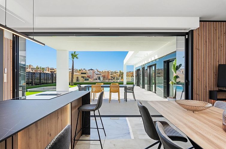 Vrijstaande woning in Algorfa