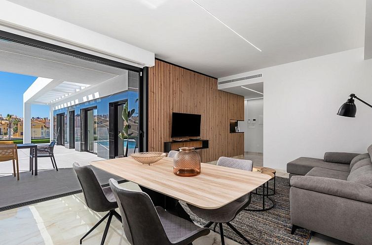 Vrijstaande woning in Algorfa