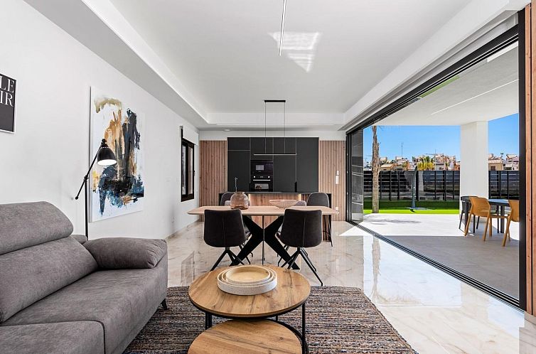 Vrijstaande woning in Algorfa