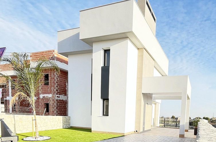 Vrijstaande woning in Algorfa