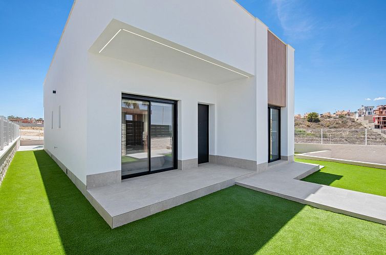 Vrijstaande woning in Algorfa