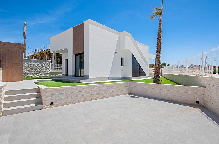 Vrijstaande woning in Algorfa