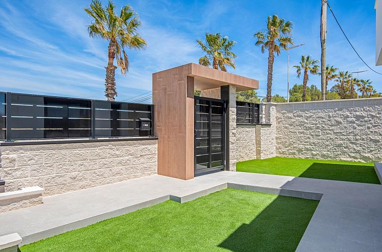 Vrijstaande woning in Algorfa