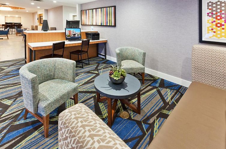 Holiday Inn Express Rome-East, an IHG Hotel