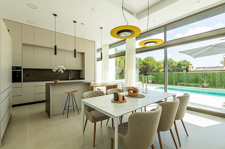 Vrijstaande woning in Pinar de Campoverde