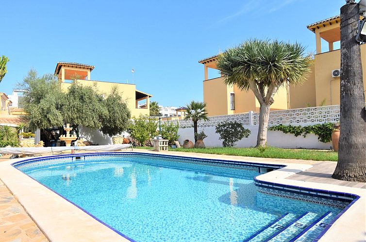 Chalet in Orihuela
