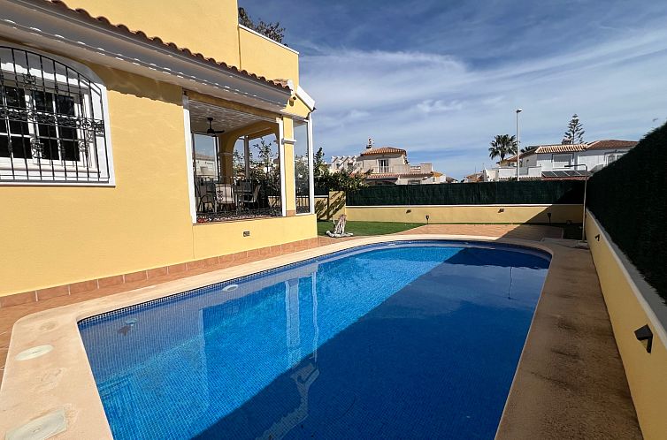 Geschakelde woning in Orihuela