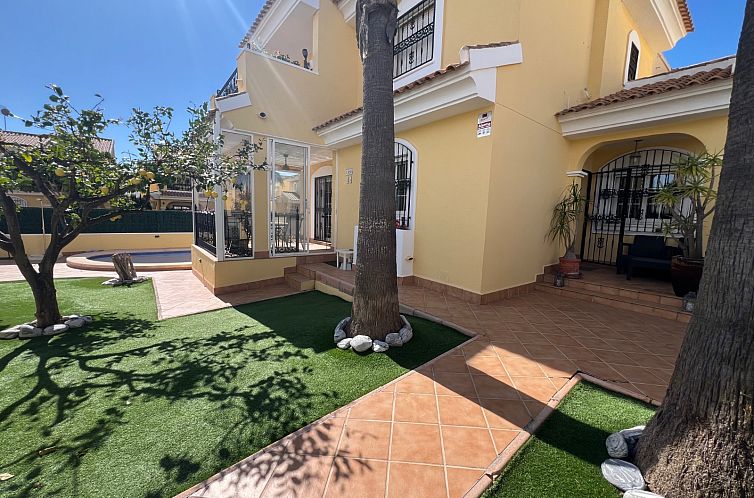 Geschakelde woning in Orihuela