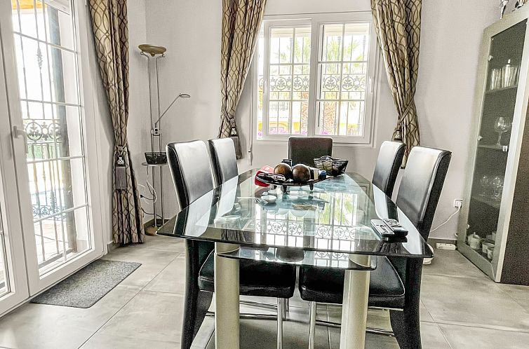 Geschakelde woning in Orihuela