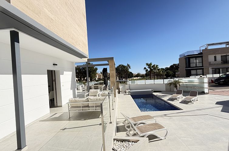 Geschakelde woning in Orihuela