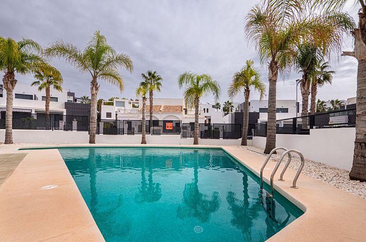 Geschakelde woning in Orihuela