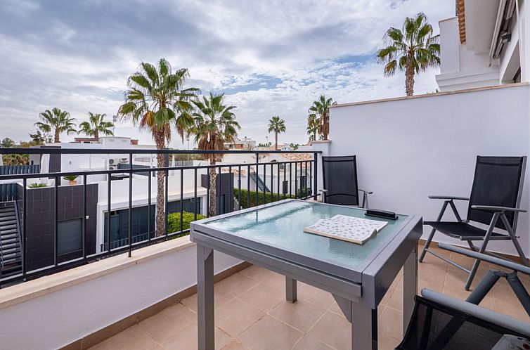 Geschakelde woning in Orihuela