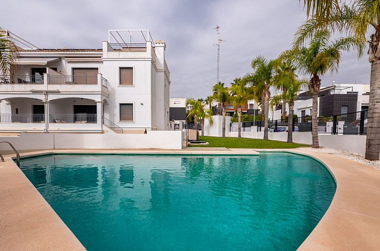 Geschakelde woning in Orihuela
